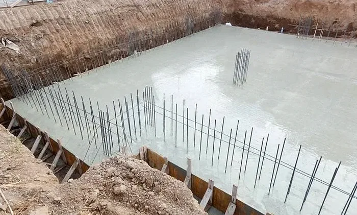 Diseño de cimentaciones superficiales en Arica: Suelo salino y sismicidad